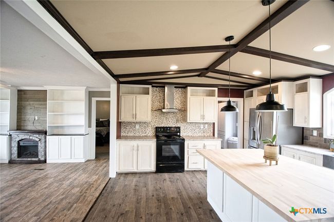 488 Union Wine Rd, Home with 4 bedrooms, 2 bathrooms and null parking in New Braunfels TX | Image 13