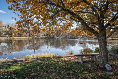 21 Sunrise Ave, Bloomingdale, NJ, 07403-1323 | Card Image