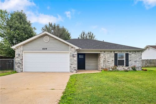 609 Birmingham St Sw, Gravette, AR, 72736-9656 | Card Image