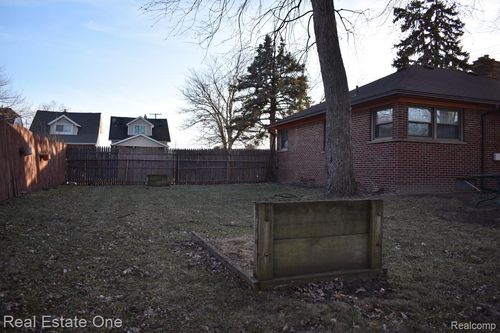 1152 Mayflower Ave, Lincoln Park, MI, 48146-2434 | Card Image