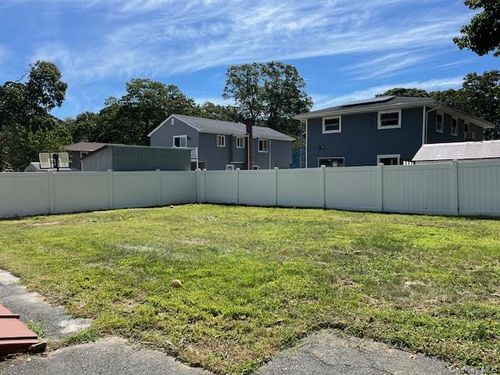 142 Patchogue Ave, Mastic, NY, 11950-3607 | Card Image