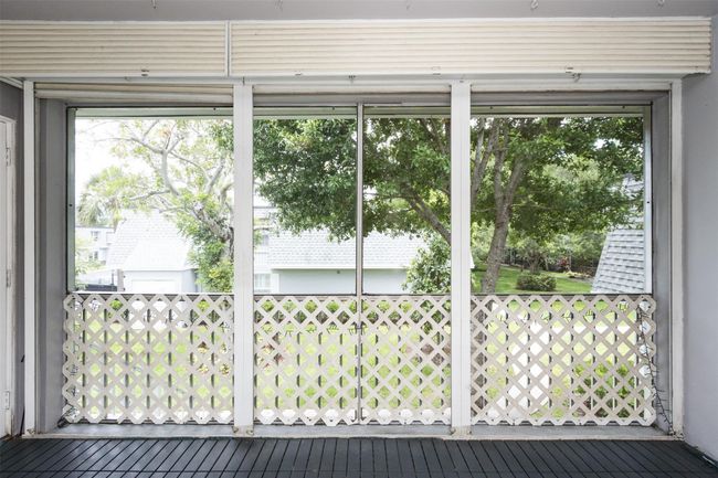 Screened balcony | Image 31