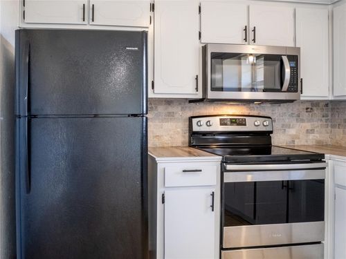 217 Cherokee St, Geronimo, OK, 73543-9721 | Card Image