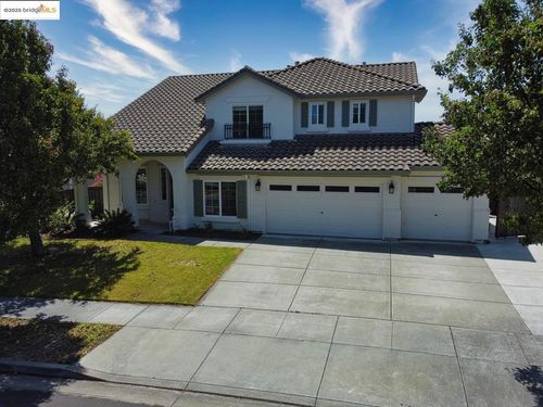 4941 Paramount Way, Fairfield, CA, 94534-6447 | Card Image