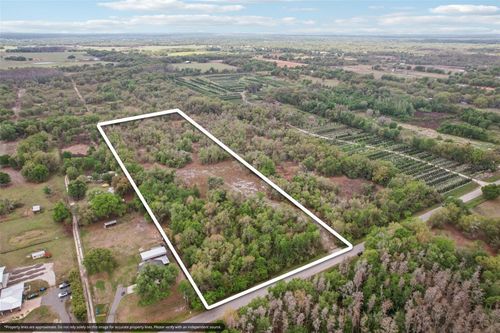 4021 Bruton Rd, Plant City, FL, 33565-7025 | Card Image