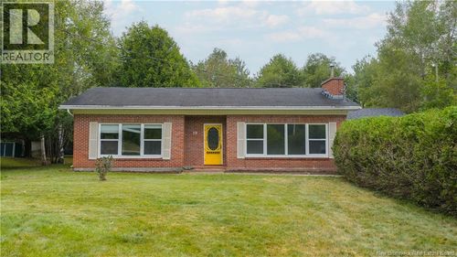 19 Frances Ave, Rothesay, NB, E2E1W7 | Card Image