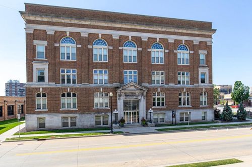 101-105 Washington Avenue, OSHKOSH, WI, 54901 | Card Image