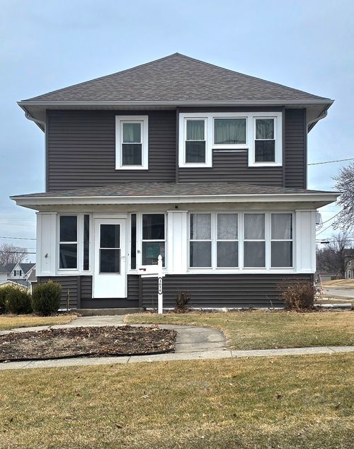 1616 8th Ave, Belle Plaine, IA, 52208-1205 | Card Image