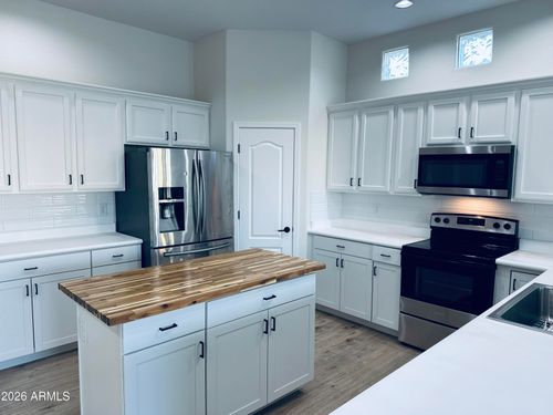 2119 N Pacey Rd, Phoenix, AZ, 85037-6304 | Card Image