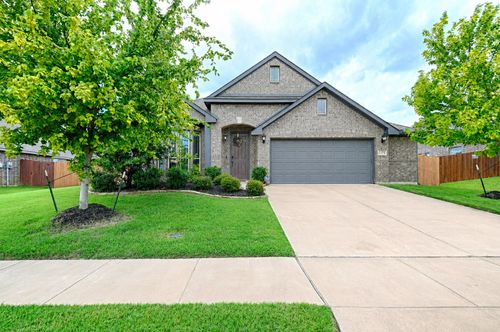 1721 Maplewood Dr, Glenn Heights, TX, 75154-8711 | Card Image