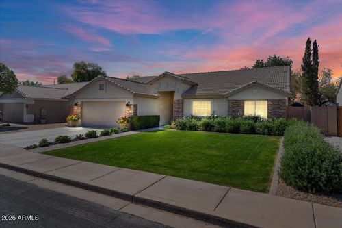 532 N Falcon Drive, Gilbert, AZ, 85234 | Card Image