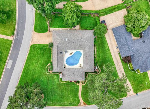 7000 Hollytree Cir, Tyler, TX, 75703-5784 | Card Image