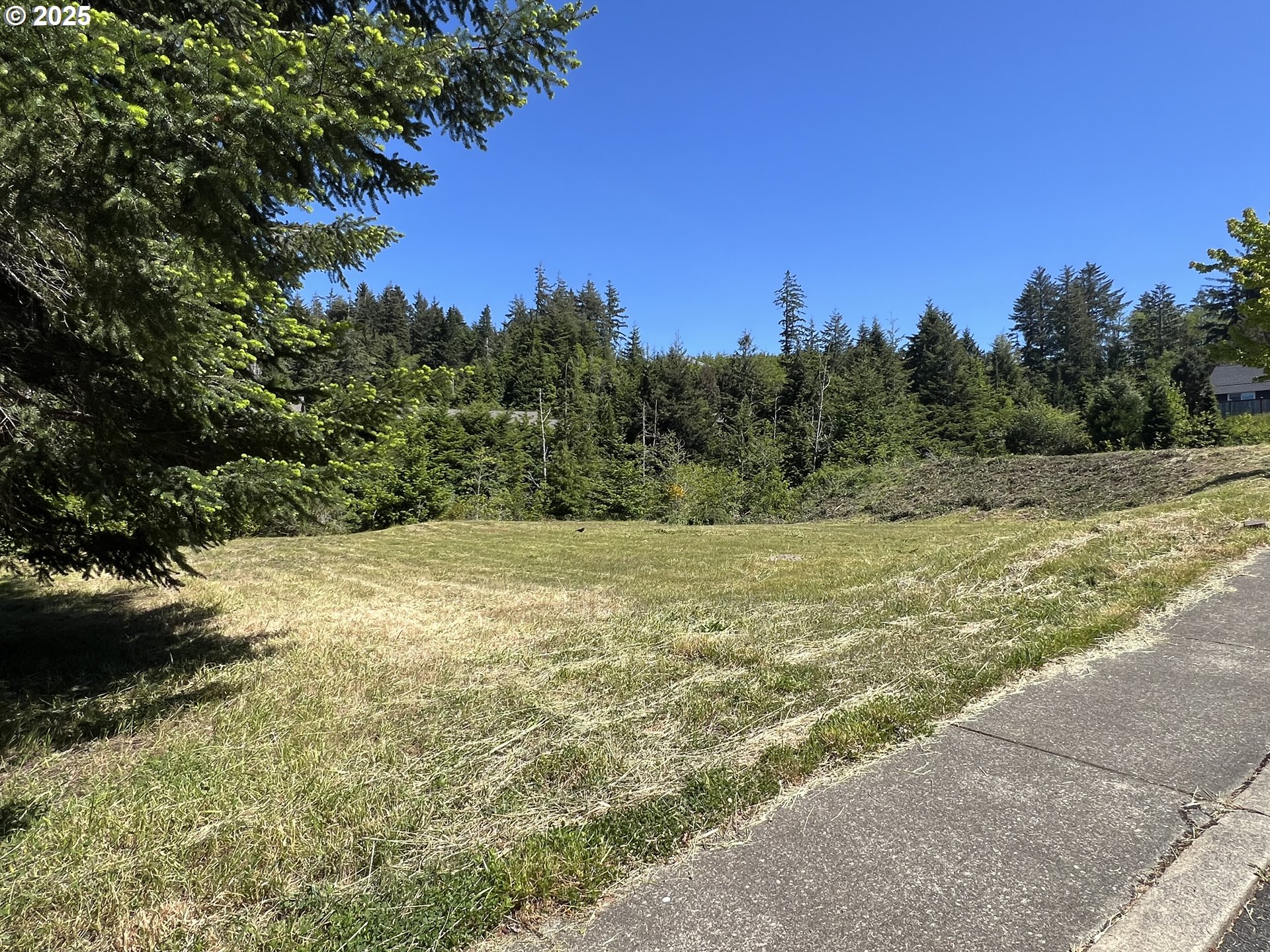 Land in CoosBay 4