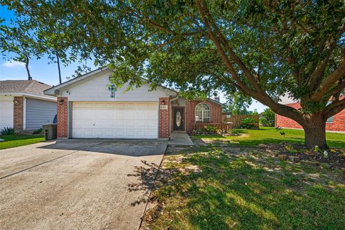 611 Sea Anchor Way, Crosby, TX, 77532-4518 | Card Image