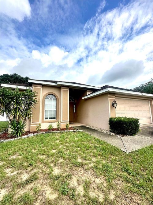 946 Berwick Dr, DAVENPORT, FL, 33897-8304 | Card Image
