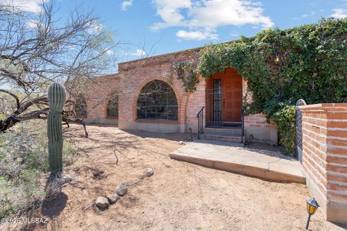 9151 N Riviera Drive, Oro Valley, AZ, 85704 | Card Image