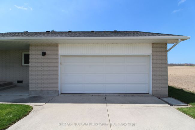 45 John St N, House other with 3 bedrooms, 2 bathrooms and 4 parking in Zurich ON | Image 37