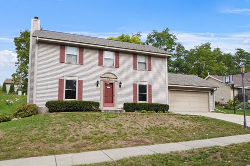 2724 Oakcrest Dr, WAUKESHA, WI, 53188-5965 | Card Image
