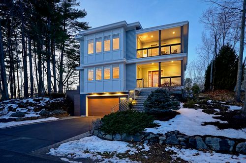 17 Lavenger Ln, New Castle, NH, 03854-4401 | Card Image