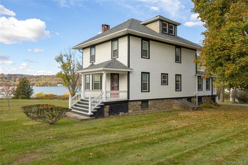 3 Spring St, Wappingers Falls, NY, 12590-2424 | Card Image