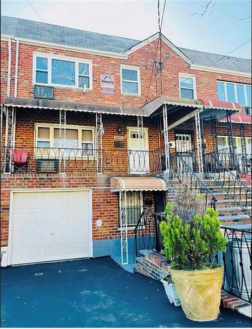2072 68th St, Brooklyn, NY, 11204-4615 | Card Image