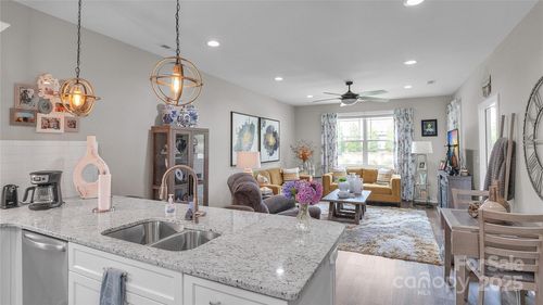 1508 28th Street Ln Se, Hickory, NC, 28602-8773 | Card Image