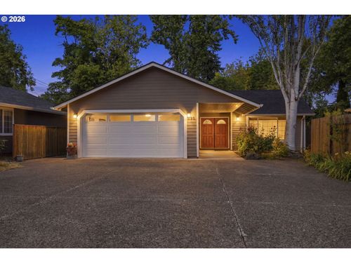 885 Randall St, Eugene, OR, 97401-6947 | Card Image