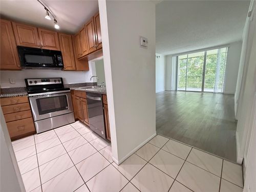 apt-408-9235 Lagoon Pl, Davie, FL, 33324-6729 | Card Image