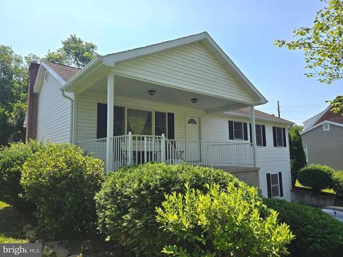 488 Harrison Ave, BERKELEY SPRINGS, WV, 25411-1914 | Card Image