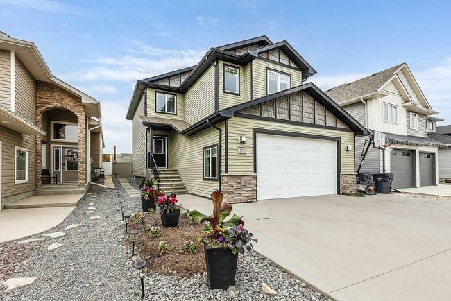 259 Stratton Rd Se, House other with 4 bedrooms, 4 bathrooms and 4 parking in Medicine Hat AB | Image 4