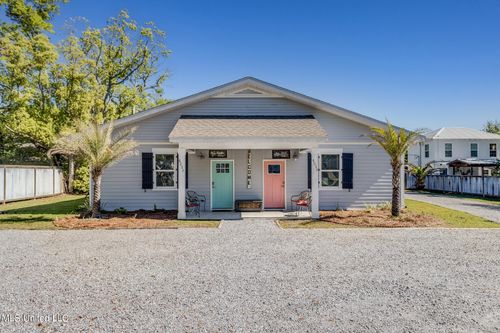 421 Carroll Ave, Bay Saint Louis, MS, 39520-3501 | Card Image