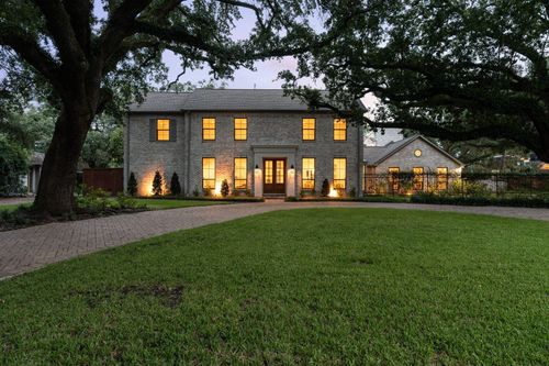 5665 Pine Forest Rd, Houston, TX, 77056-1207 | Card Image