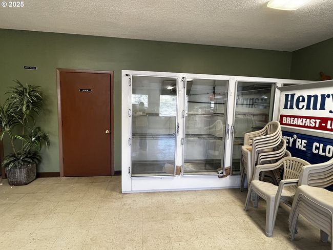 99 3 Rd St, House other with 1 bedrooms, 2 bathrooms and null parking in Maupin OR | Image 13