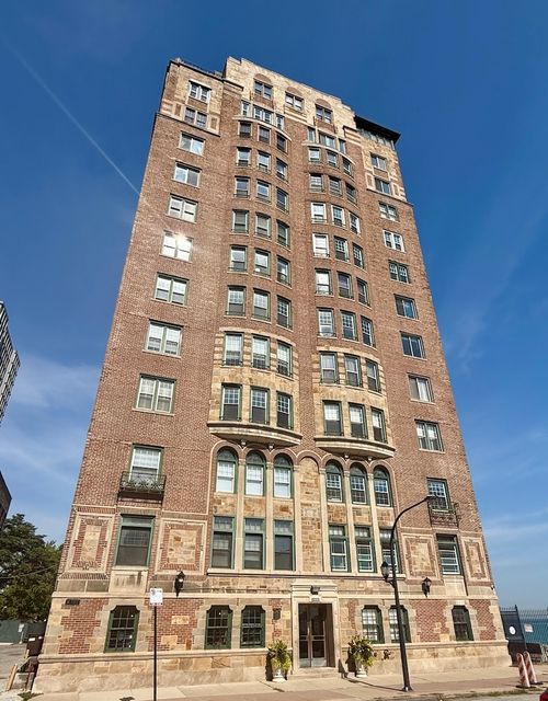 apt-4w-2666 E 73rd St, Chicago, IL, 60649-2731 | Card Image