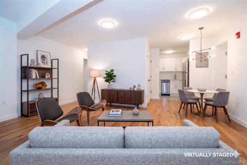 le-671 Bronx River Road, Yonkers, NY, 10704 | Card Image