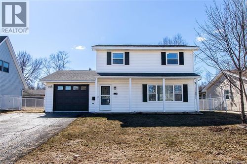 18 Simpson Crt, Riverview, NB, E1B4P2 | Card Image