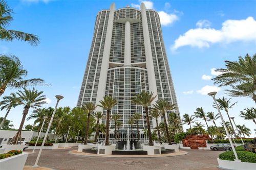 ph-201a-18201 Collins Ave, Sunny Isles Beach, FL, 33160-5158 | Card Image