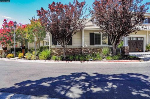 136 Sugarloaf Ct, Alamo, CA, 94507-1201 | Card Image