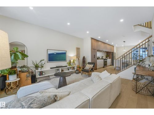 8634 79 St Nw, Edmonton, AB, T6C2P5 | Card Image