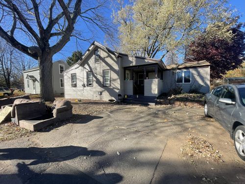 6 Pleasant St, East Windsor, CT, 06088-9677 | Card Image