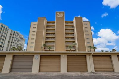 304 - 5000 Gulf Boulevard, Condo with 2 bedrooms, 2 bathrooms and null parking in St Pete Beach FL | Image 2