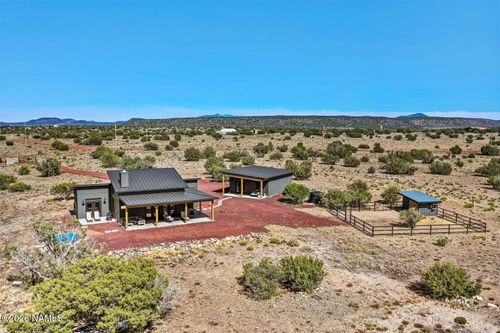 10204 S Cougar Ct, Williams, AZ, 86046-0220 | Card Image