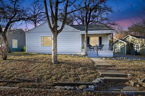 2129 Cardinal Ln, Fort Worth, TX, 76111-1608 | Card Image