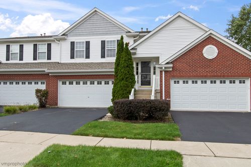 1582-1582 Matthew Dr, Algonquin, IL, 60102-2556 | Card Image