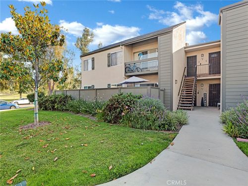 v1-24431 Trevino Dr, Valencia, CA, 91355-2836 | Card Image
