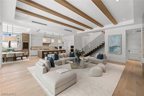 850 10th St N, NAPLES, FL, 34102-5418 | Card Image