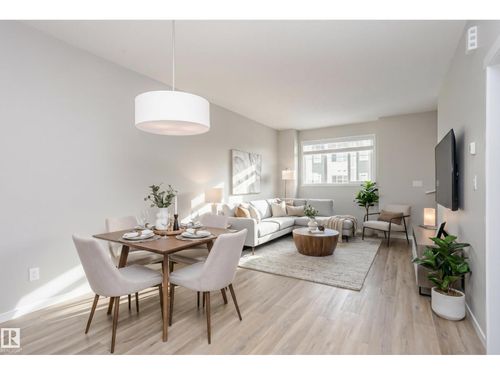 320 Secord Blvd Nw, Edmonton, AB, T5T7E8 | Card Image