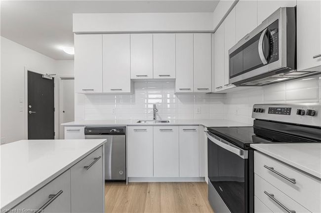 207 - 385 Winston Rd, House attached with 1 bedrooms, 2 bathrooms and 1 parking in Grimsby ON | Image 8