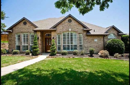 9702 Valley Lake Ct, Irving, TX, 75063-5015 | Card Image