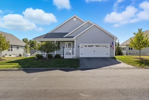 7 Mulberry Ln, Hooksett, NH, 03106-2245 | Card Image
